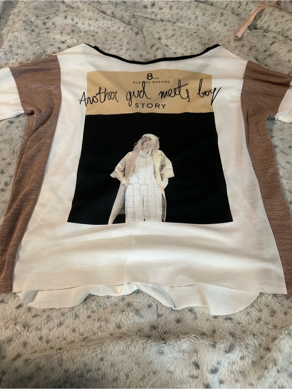Zara White Tee with Black Graphic & Brown Side Panels
